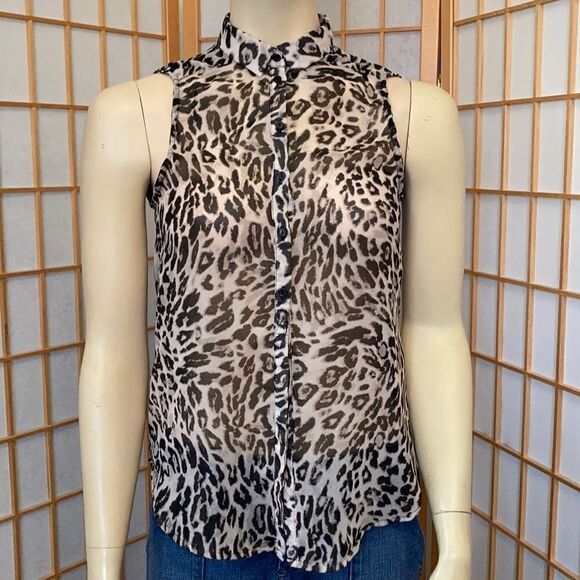 3/$20 H&M Sleeveless Cheeta Print Buttondown - Picture 1 of 8